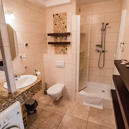 Ana Tour Appartamento *